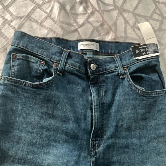 NEW🔥 Abercrombie & Fitch The 90s Straight Jean - Picture 2 of 14